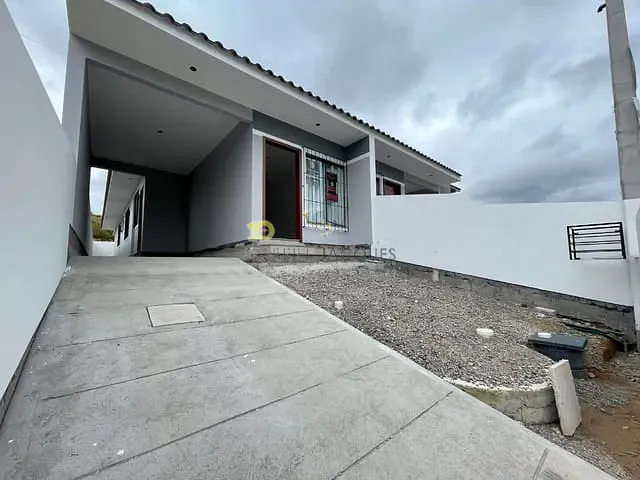 Casa com 180m² 3 quartos e 2 banheiros, à venda, no bairro Colônia Santana em São José