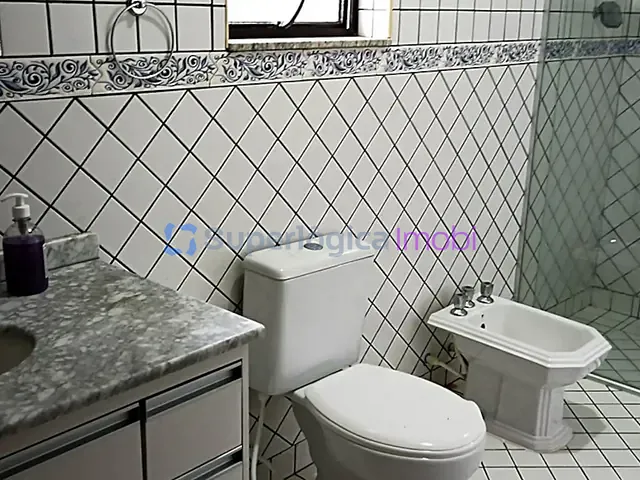 Casa 3 quartos e 2 banheiros, à venda, no bairro Centro em Londrina