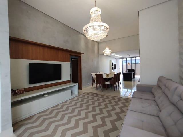 Casa com 300m² 3 quartos e 2 banheiros, à venda, no bairro Nova Esperança em Londrina
