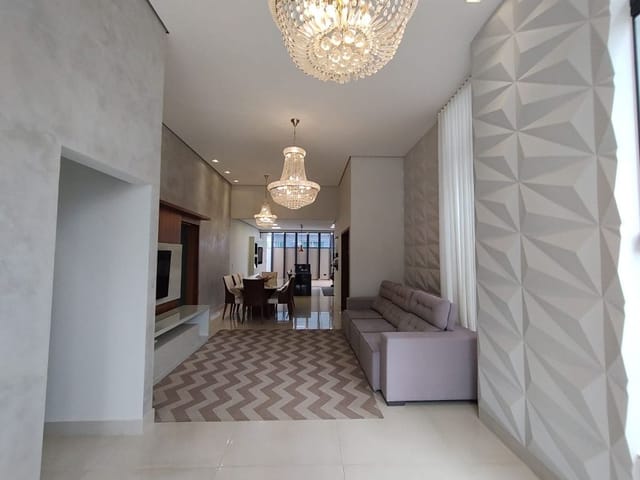 Casa com 300m² 3 quartos e 2 banheiros, à venda, no bairro Nova Esperança em Londrina