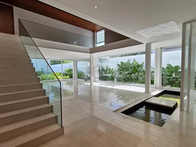 Casa com 1100m² 5 quartos e 8 banheiros, à venda, no bairro Barra da Tijuca em Rio de Janeiro