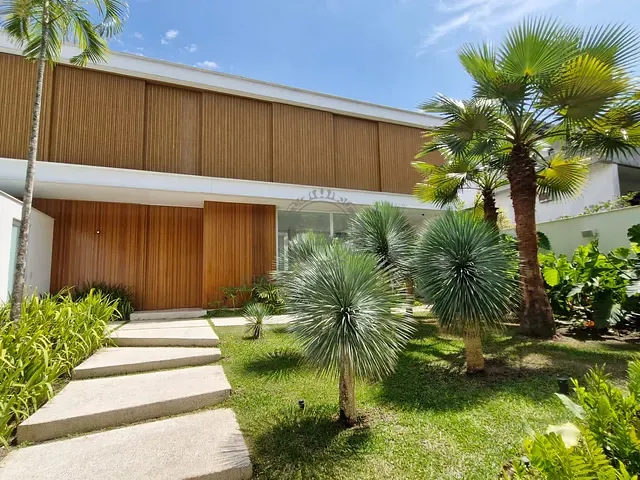 Casa com 1100m² 5 quartos e 8 banheiros, à venda, no bairro Barra da Tijuca em Rio de Janeiro