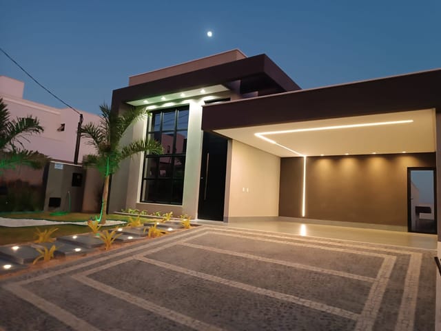Casa com 360m² 3 quartos e 4 banheiros, à venda, no bairro Conjunto Habitacional Jardim Sabiá em Senador Canedo