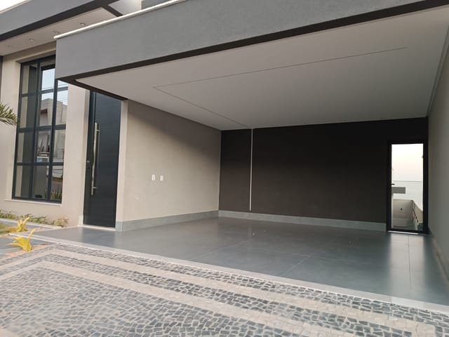 Casa com 360m² 3 quartos e 4 banheiros, à venda, no bairro Conjunto Habitacional Jardim Sabiá em Senador Canedo