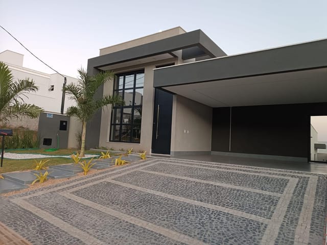 Casa com 360m² 3 quartos e 4 banheiros, à venda, no bairro Conjunto Habitacional Jardim Sabiá em Senador Canedo