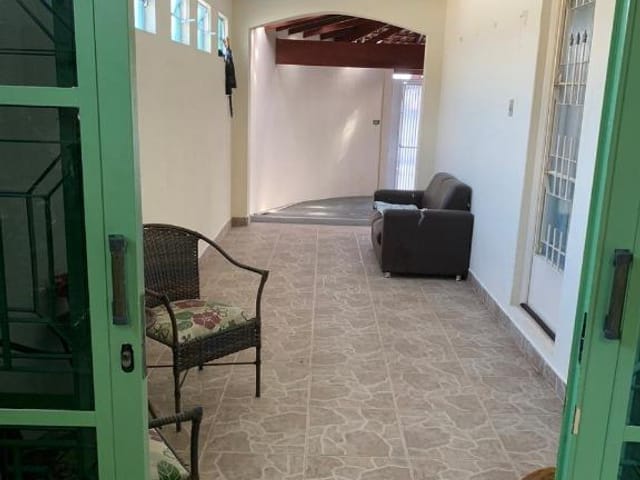 Foto do Casa - Casa com 2 dormitórios, 100 m² - venda por R$ 250.000,00 ou aluguel por R$ 1.589,75/mês - Jardim Colonial - São José dos Campos/SP | INDEPENDENCE NEGOCIOS IMOBILIARIOS LTDA
