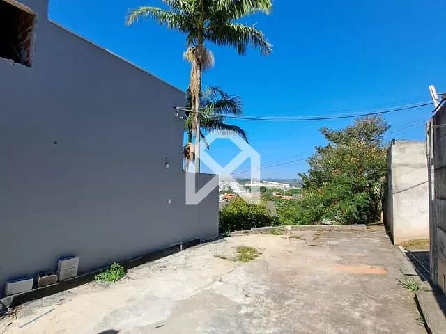 Casa com 1100m² 6 quartos e 4 banheiros, à venda, no bairro Estância Parque de Atibaia em Atibaia