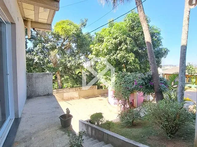 Casa com 1100m² 6 quartos e 4 banheiros, à venda, no bairro Estância Parque de Atibaia em Atibaia