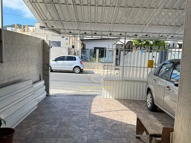 Casa 2 quartos e 2 banheiros, à venda, no bairro Nova Esperança em Balneário Camboriú