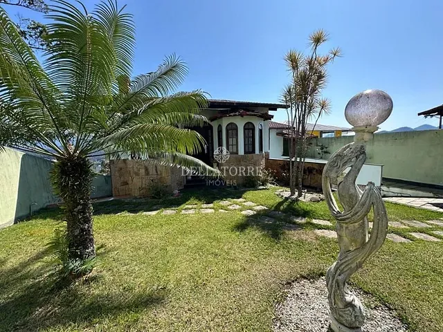Casa com 637m² 3 quartos e 3 banheiros, à venda, no bairro Fazendinha em Teresópolis