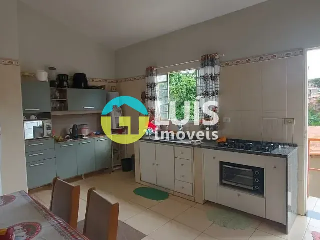 Casa 2 quartos e 1 banheiro, à venda, no bairro Parque do Trevo em Guaranésia