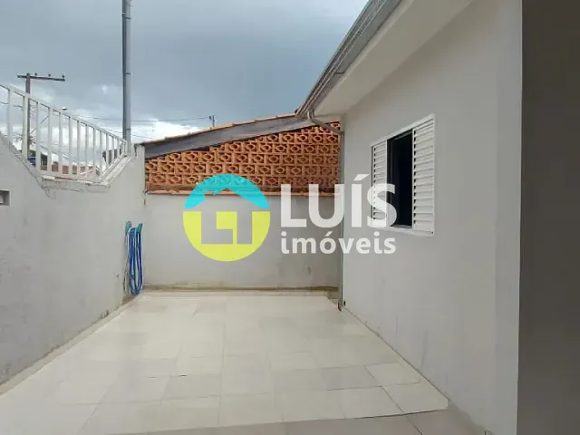 Casa 2 quartos e 1 banheiro, à venda, no bairro Parque do Trevo em Guaranésia