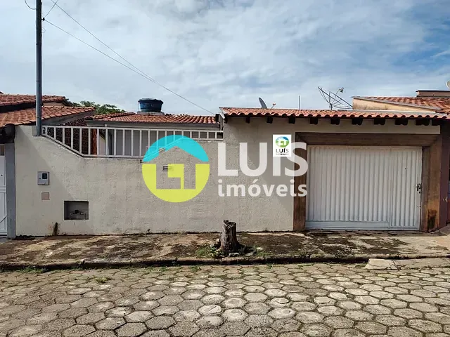 Casa 2 quartos e 1 banheiro, à venda, no bairro Parque do Trevo em Guaranésia