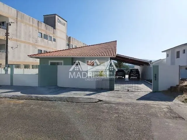 Casa com 715m² 2 quartos e 1 banheiro, à venda, no bairro Forquilhas em São José