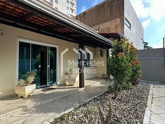 Casa com 300m² 3 quartos e 3 banheiros, à venda, no bairro São Judas em Itajaí