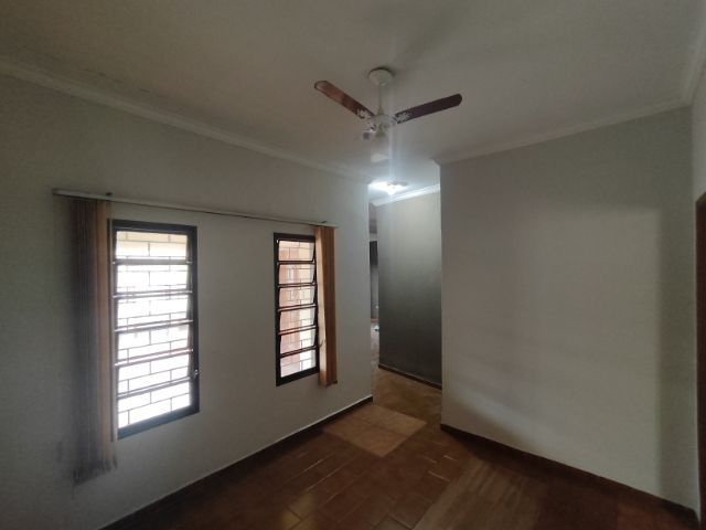 Casa 3 quartos e 2 banheiros, à venda, no bairro Coester em Fernandópolis