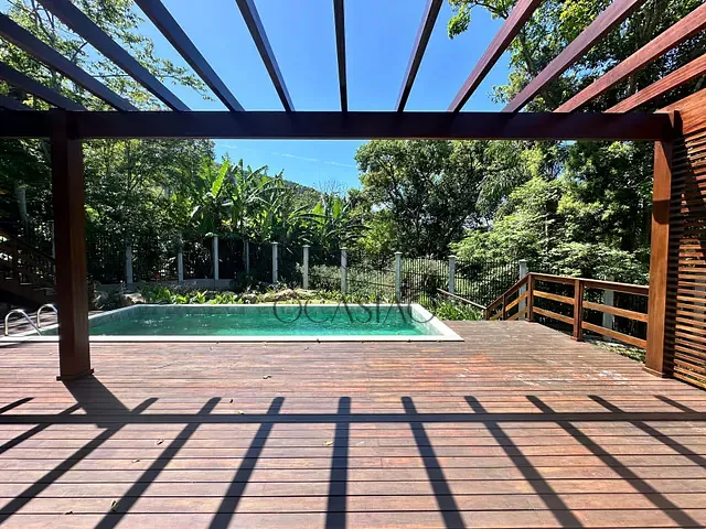 Casa com 393m² 3 quartos e 4 banheiros, à venda, no bairro Praia das Taquaras em Balneário Camboriú