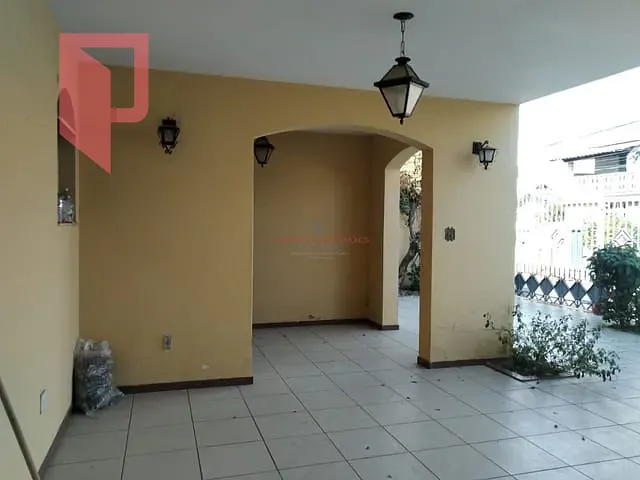 Casa 4 quartos e 3 banheiros, à venda, no bairro Novo Glória em Belo Horizonte