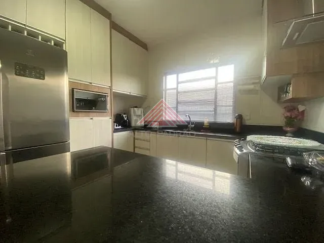 Casa com 250m² 3 quartos e 2 banheiros, à venda, no bairro Jardim Quarto Centenário em Mauá