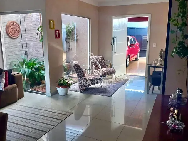 Casa 3 quartos e 3 banheiros, à venda, no bairro Residencial Presidente Tancredo Neves em Uberaba