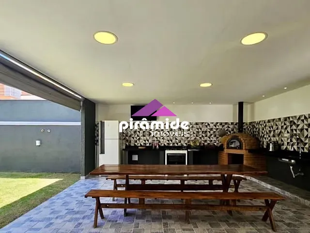 Casa 4 quartos e 5 banheiros, à venda, no bairro Caçapava em Caçapava