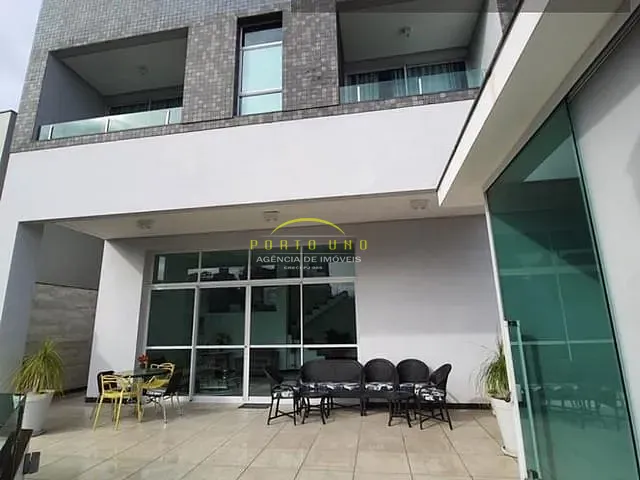 Casa com 662m² 4 quartos e 5 banheiros, à venda, no bairro Garibaldi em Salvador