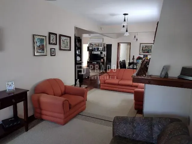 Casa com 220m² 3 quartos e 3 banheiros, à venda, no bairro Fragata em Pelotas