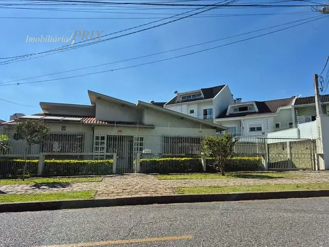 Casa com 440m² 3 quartos e 2 banheiros, à venda, no bairro São Francisco em Curitiba