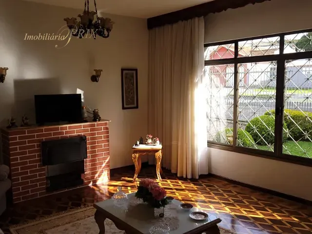 Casa com 440m² 3 quartos e 2 banheiros, à venda, no bairro São Francisco em Curitiba