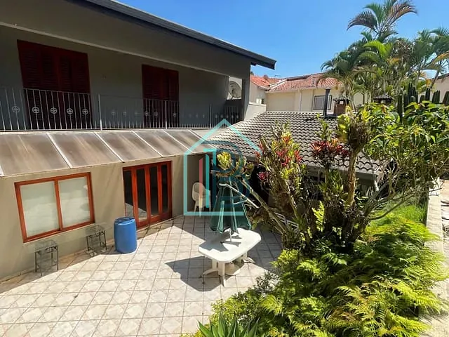 Casa com 480m² 4 quartos e 7 banheiros, à venda ou para alugar, no bairro São Paulo II em Cotia