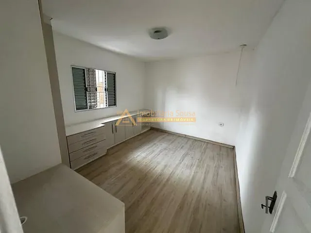 Casa com 100m² 1 quarto e 1 banheiro, para alugar, no bairro Vila Agrícola em Jundiaí