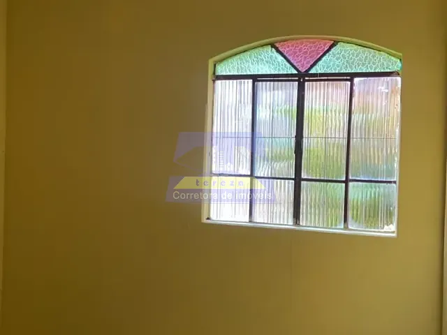 Casa 3 quartos e 1 banheiro, para alugar, no bairro Vila Bethânia em Itabira