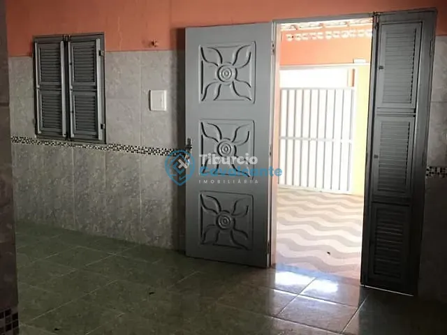 Casa com 2m² 2 quartos e 1 banheiro, à venda, no bairro Parque São João em Maranguape
