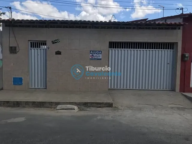 Casa com 2m² 2 quartos e 1 banheiro, à venda, no bairro Parque São João em Maranguape
