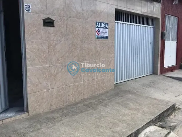 Casa com 2m² 2 quartos e 1 banheiro, à venda, no bairro Parque São João em Maranguape