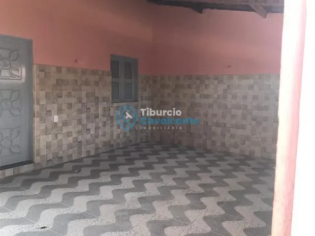 Casa com 2m² 2 quartos e 1 banheiro, à venda, no bairro Parque São João em Maranguape
