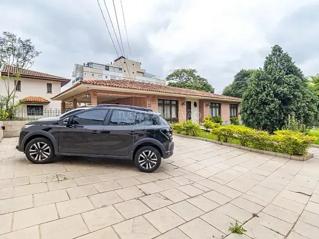 Casa com 511m² 3 quartos e 3 banheiros, para alugar, no bairro Bacacheri em Curitiba