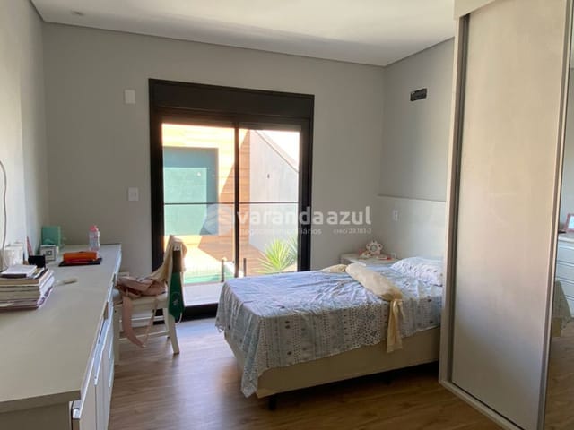 Casa com 240m², à venda, no bairro Vila Oliveira em Mogi das Cruzes