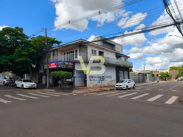 Sobrado com 310m² 3 quartos e 3 banheiros, à venda, no bairro Centro em Sarandi