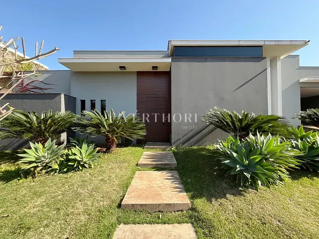 Casa com 487m² 2 quartos e 4 banheiros, à venda, no bairro Jardim Itatiaia 2 em Londrina