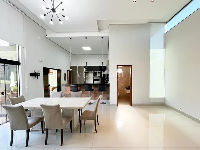 Casa com 487m² 2 quartos e 4 banheiros, à venda, no bairro Jardim Itatiaia 2 em Londrina