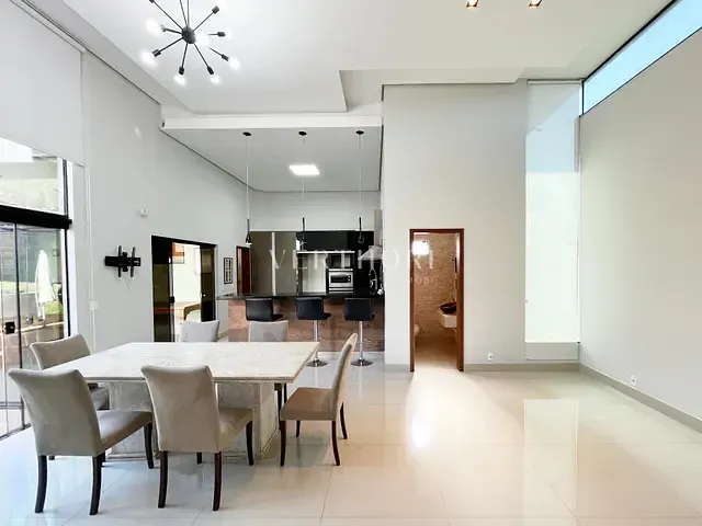 Casa com 487m² 2 quartos e 4 banheiros, à venda, no bairro Jardim Itatiaia 2 em Londrina