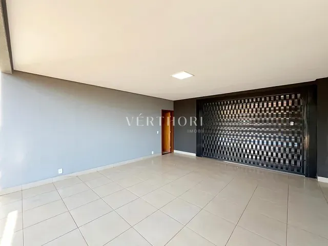 Casa com 487m² 2 quartos e 4 banheiros, à venda, no bairro Jardim Itatiaia 2 em Londrina