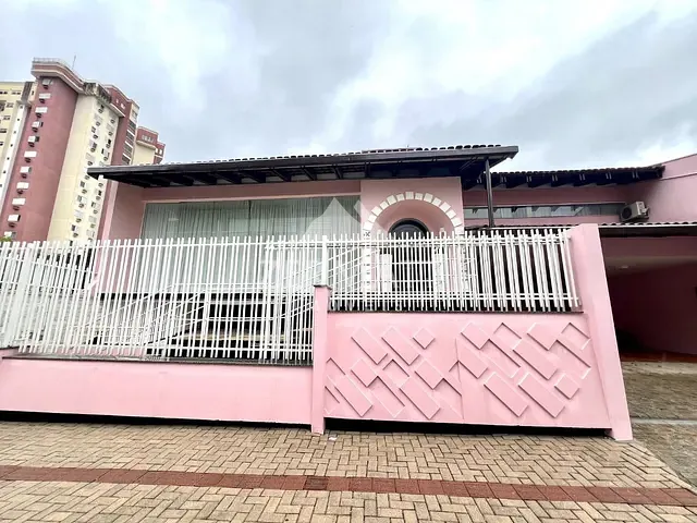 Casa com 250m², para alugar, no bairro Ponta Aguda em Blumenau