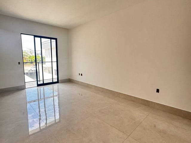 Casa 3 quartos e 1 banheiro, à venda, no bairro Ouro Verde em Rio das Ostras