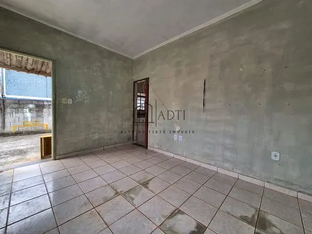 Casa com 261m² 2 quartos e 1 banheiro, à venda, no bairro Vila São Paulo em Mogi das Cruzes