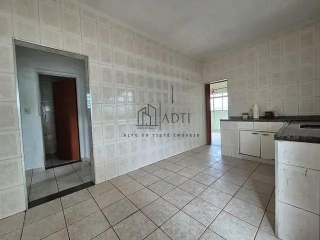 Casa com 261m² 2 quartos e 1 banheiro, à venda, no bairro Vila São Paulo em Mogi das Cruzes