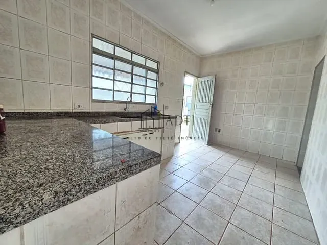 Casa com 261m² 2 quartos e 1 banheiro, à venda, no bairro Vila São Paulo em Mogi das Cruzes
