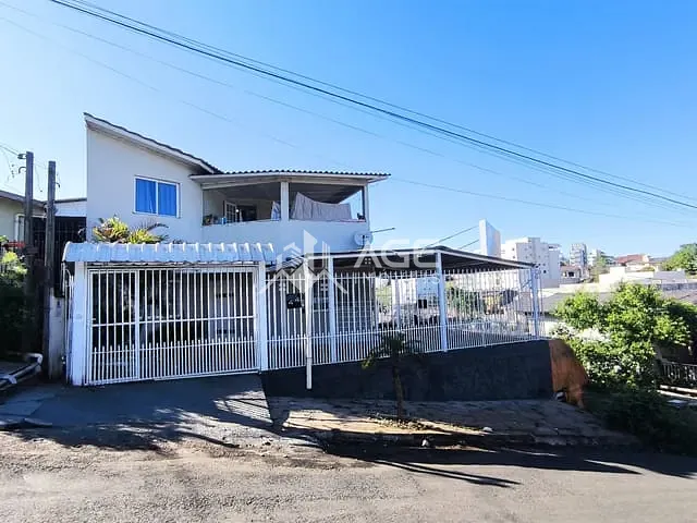 Casa com 360m² 2 quartos e 2 banheiros, à venda, no bairro Bela Vista em Erechim