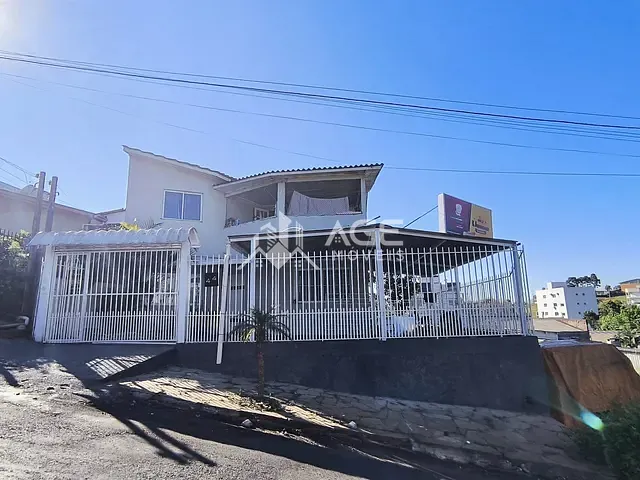Casa com 360m² 2 quartos e 2 banheiros, à venda, no bairro Bela Vista em Erechim